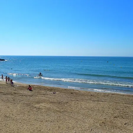 La Marina Seaview Penthouse Apartment *